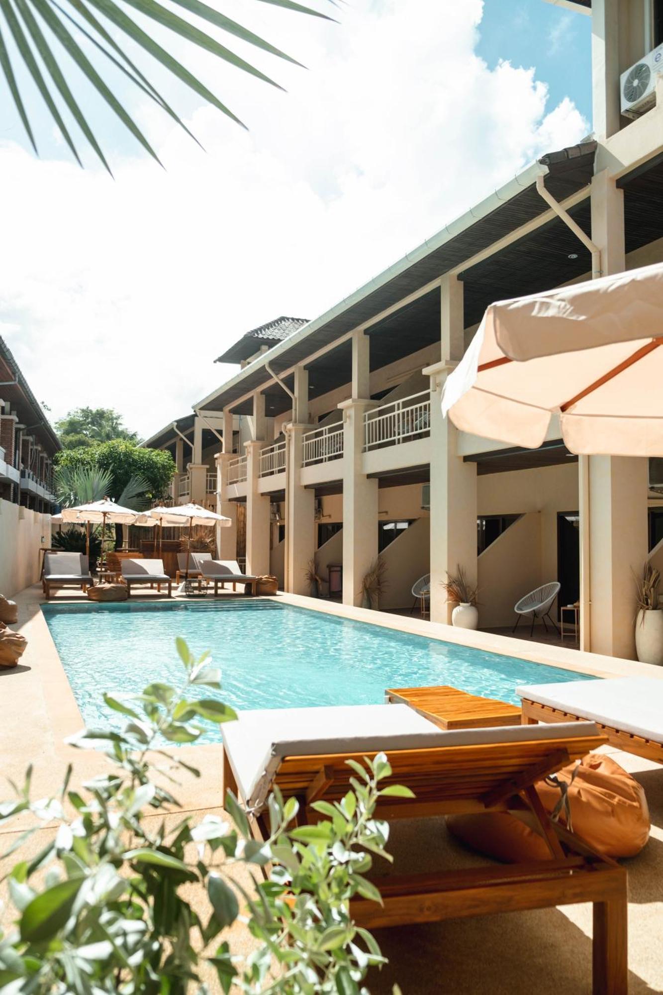 Casa Solana Hotel Patong Exterior photo
