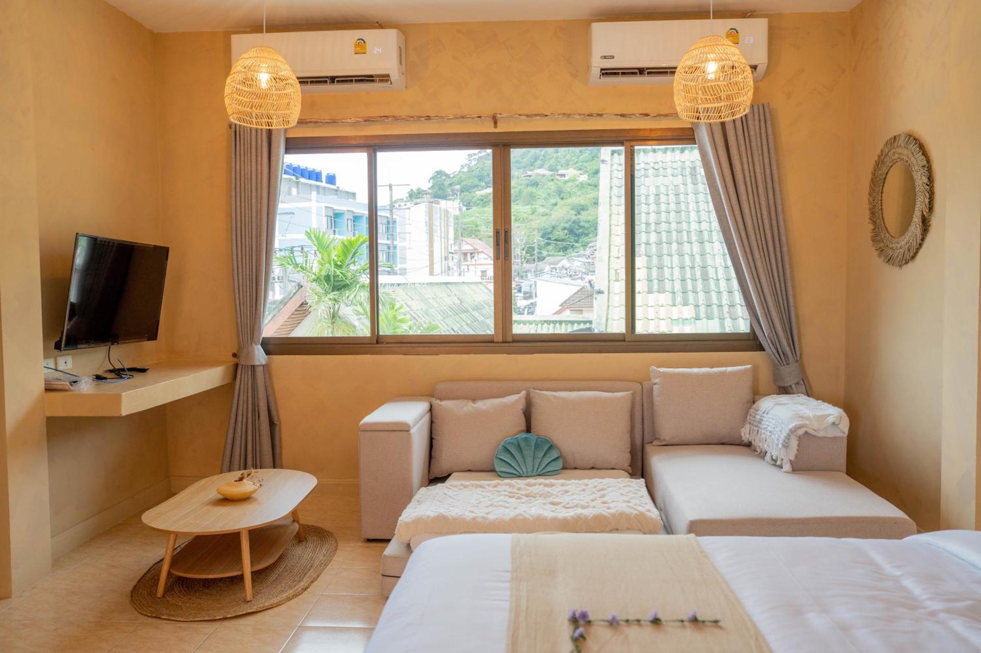 Casa Solana Hotel Patong Exterior photo